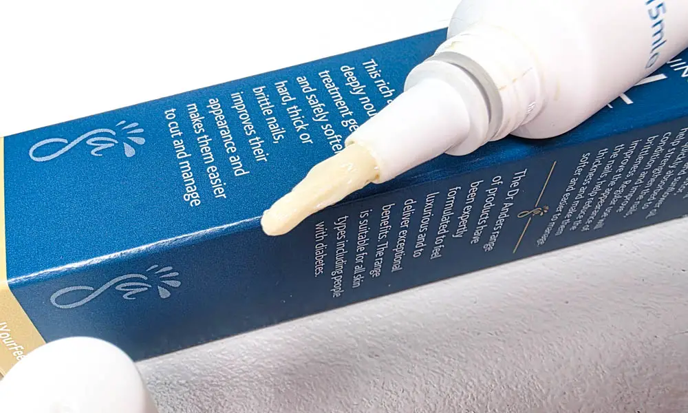 Dr Anders Brush on Nail Treatment