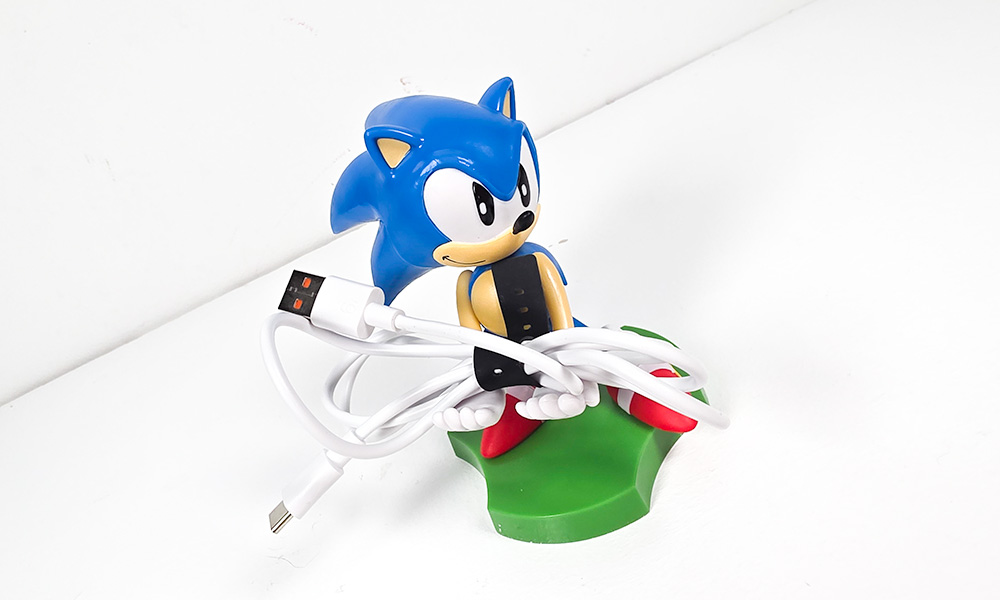 Sonic hedgehog holding cables