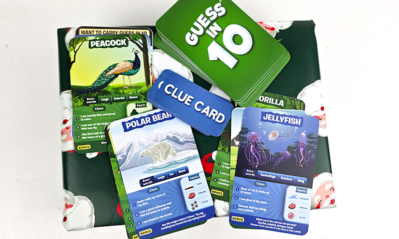 Guess in 10 Animal Trivia Card Game out of box