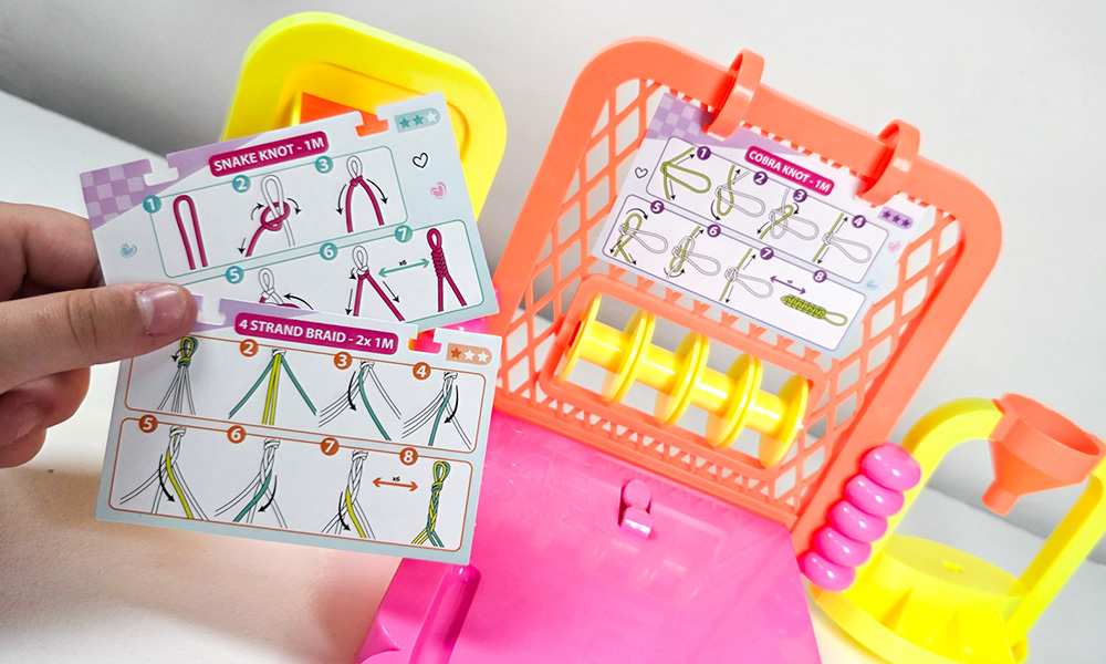 Style 4 Ever DIY Keychain Factory Set with instruction cards 