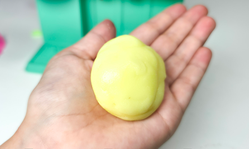 Mixed yellow slime ball