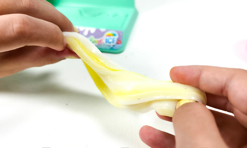 Mixing yellow into slime