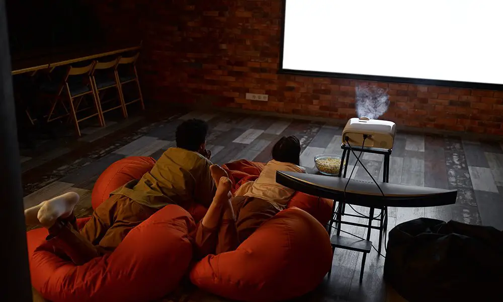 DIY Home Cinema Night LATEST NEWS Setting up home projector