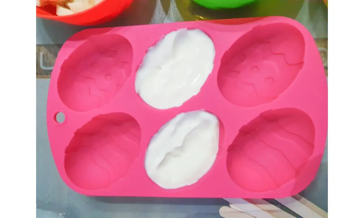 LATEST NEWS Easter Egg Frozen Yoghurt Lollies Recipe Step 1