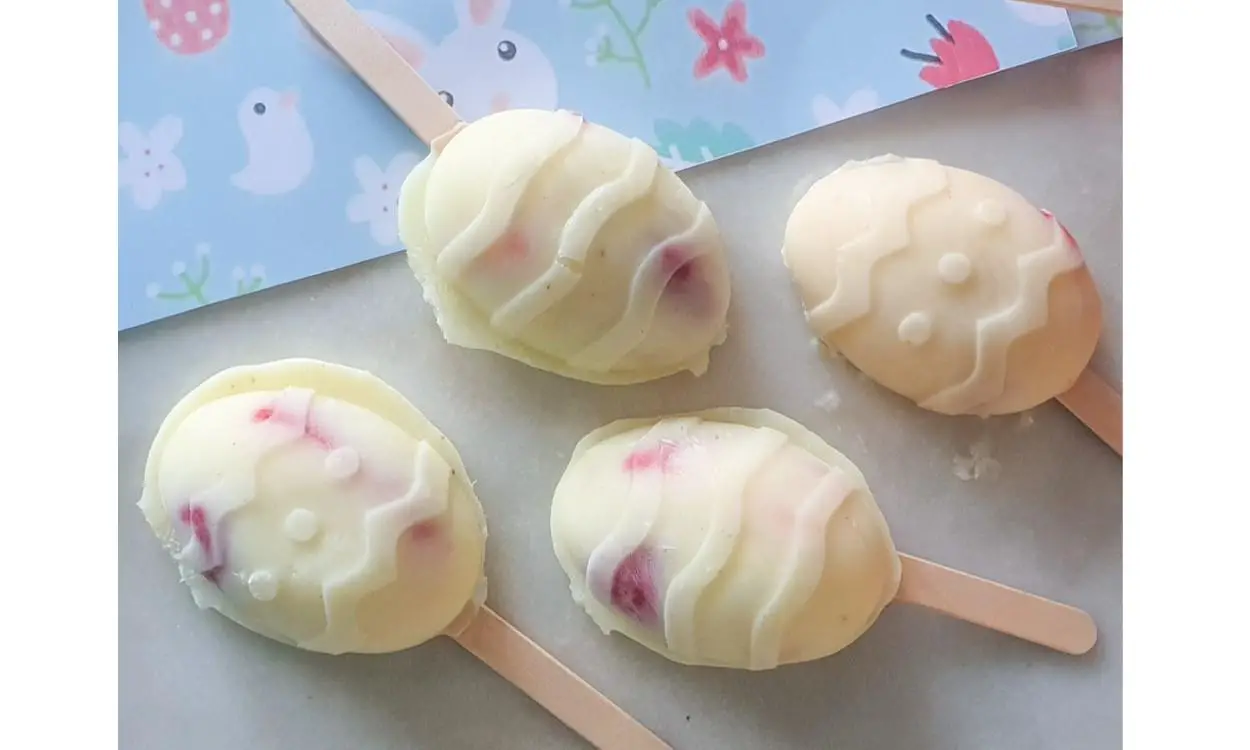 LATEST NEWS Easter Egg Frozen Yoghurt Lollies Recipe Step 5