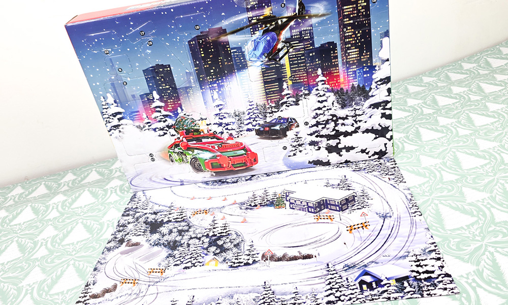 Majorette Vehicles Advent Calendar scene