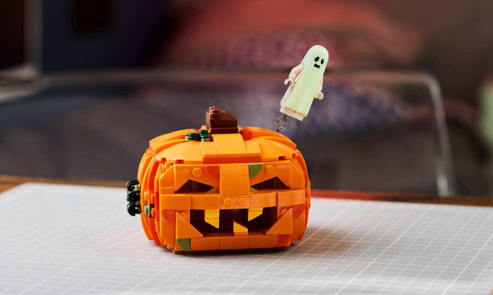 Win a LEGO Halloween Pumpkin Lantern