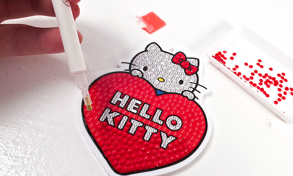 creating the hello kitty keychain